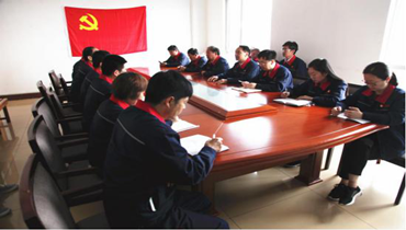 ���������ģ������������м�ʹ�������⵳���˶�